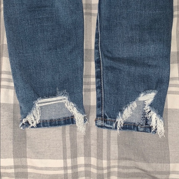 Distressed Super Hi-Rise Jegging - Picture 5 of 6